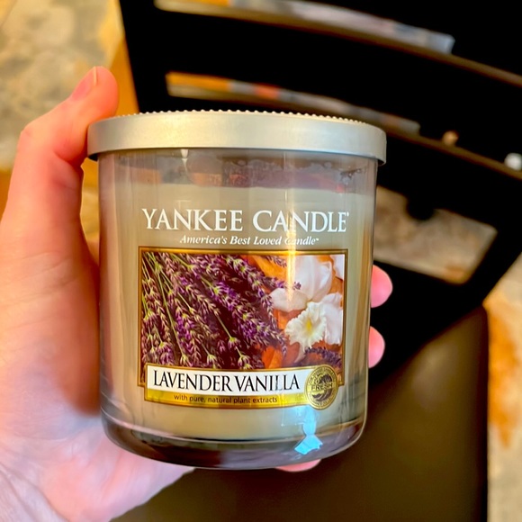 New, Never been used, Yankee Candle, Lavender Vanilla, Gray, Purple, 7 oz